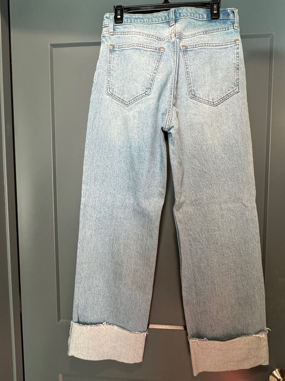 Abercrombie & Fitch High Rise 90s Relaxed Cuffed Hem Jean